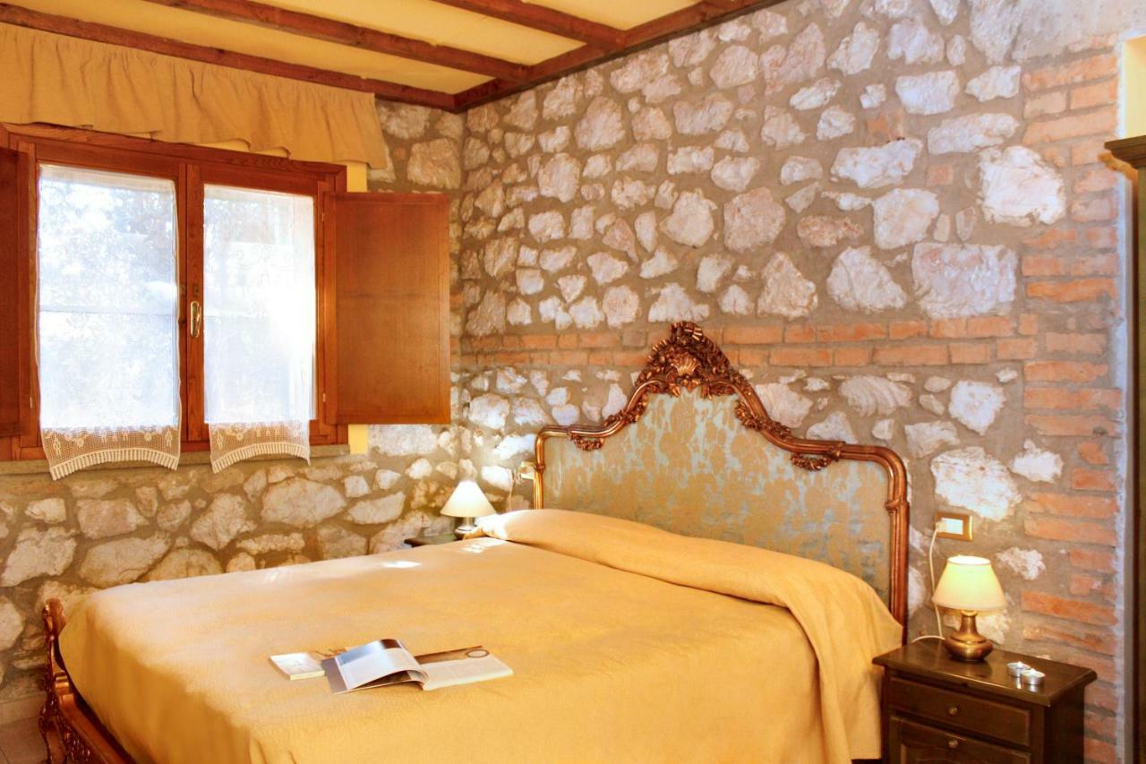 Вілла Agriturist Prile Кастільйоне-делла-Пеская Екстер'єр фото