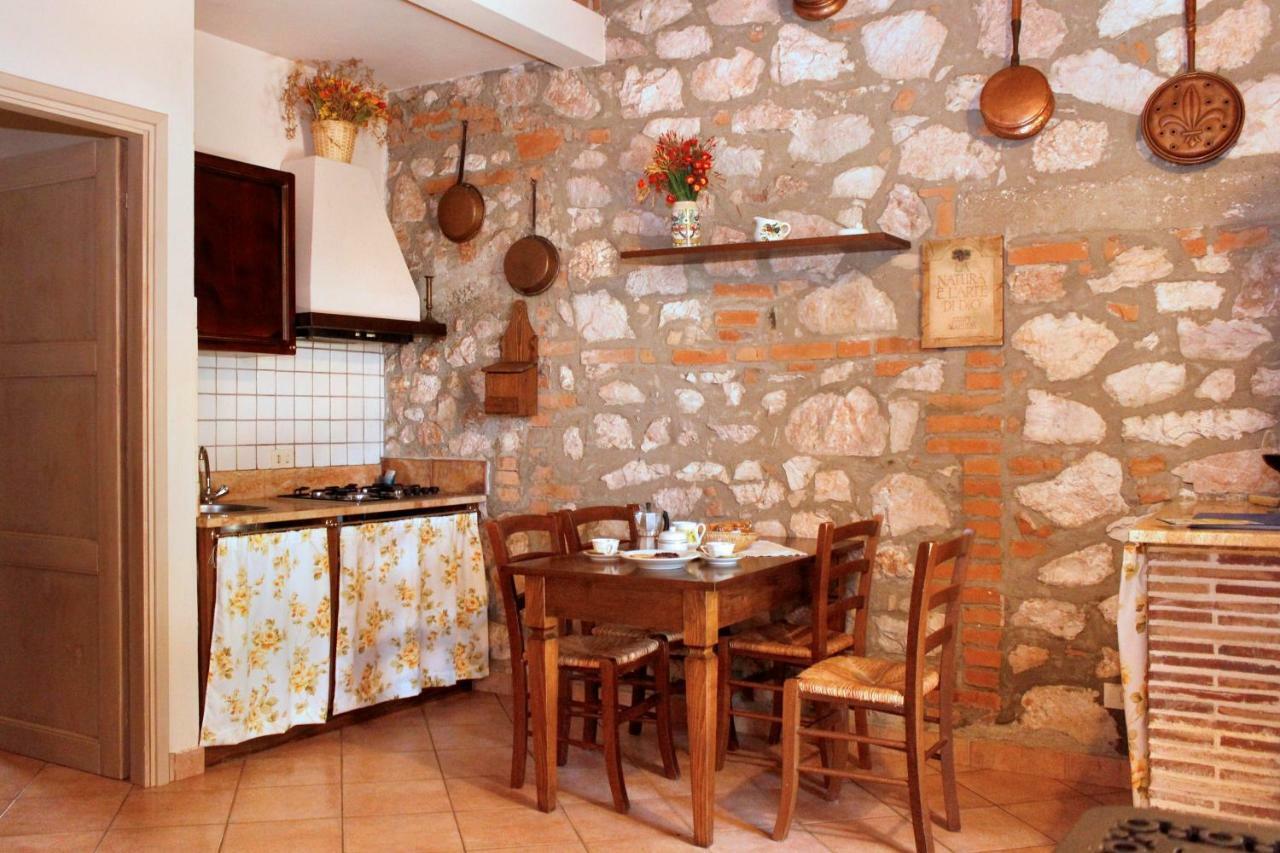 Вілла Agriturist Prile Кастільйоне-делла-Пеская Екстер'єр фото