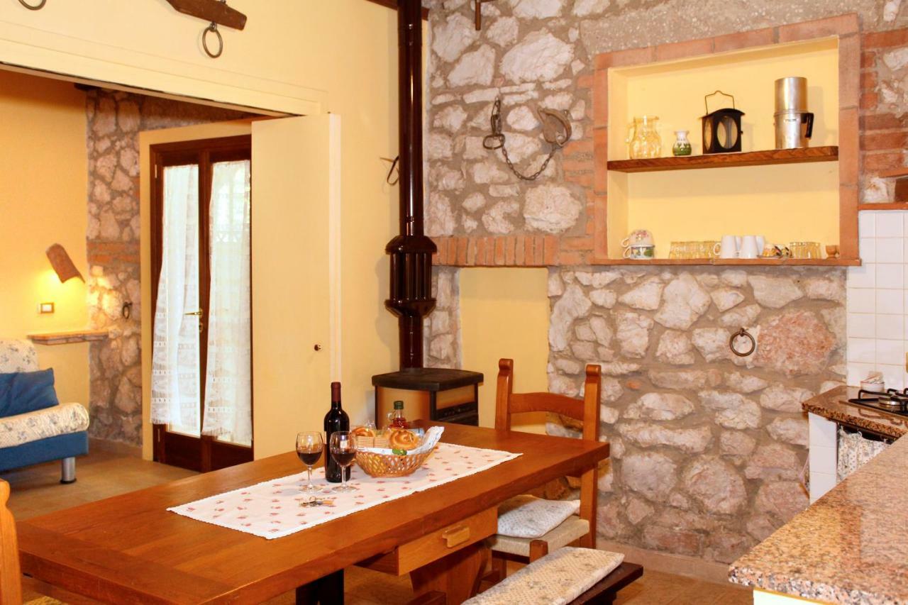 Вілла Agriturist Prile Кастільйоне-делла-Пеская Екстер'єр фото